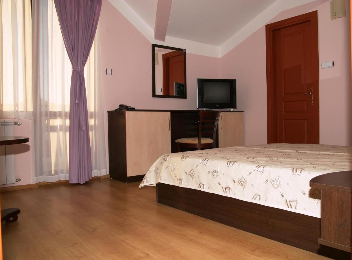 Boryka Family Hotel Asikoria Extérieur photo